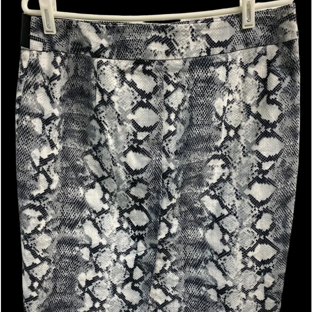NEW York and company skirt size 10‎